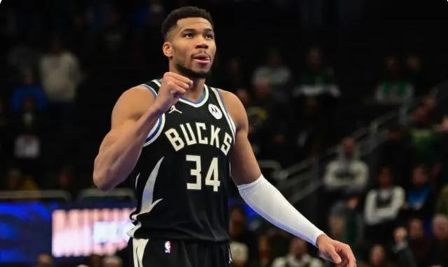 开云网页-当世最强攻防一体！字母哥无悬念捧起季中赛MVP