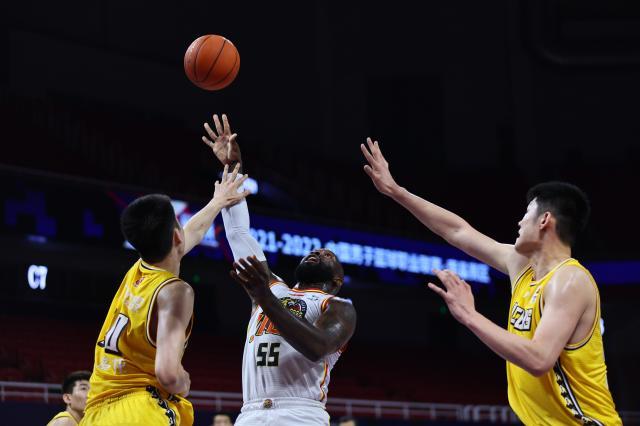 开云下载-吉林的童话止步于八强 单核琼斯难敌广厦千军万马